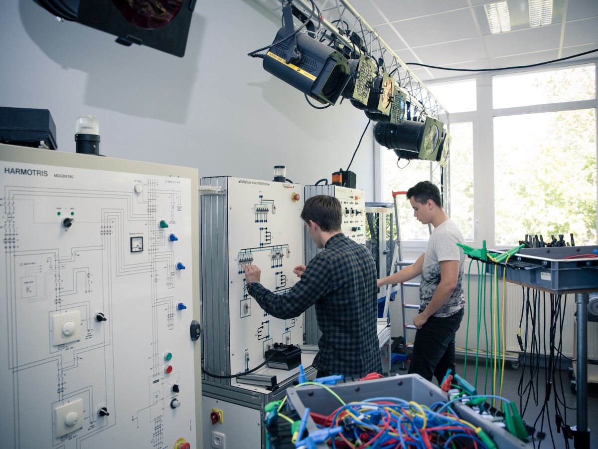 BAC PRO Métiers de l'Électricité et de ses Environnements Connectés