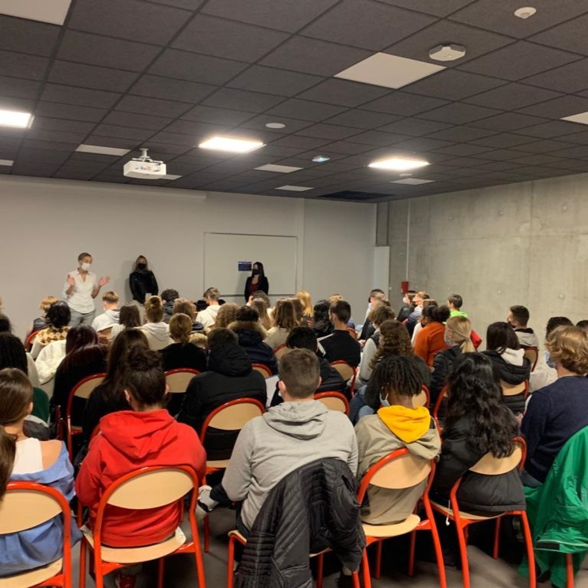 Intervention professionnelle auprès des 1ère STMG