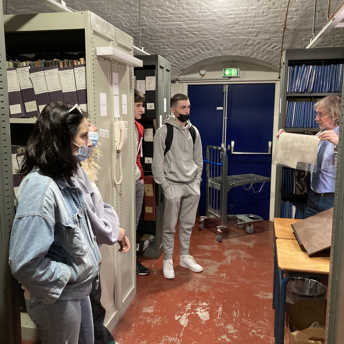 Découverte des archives municipales