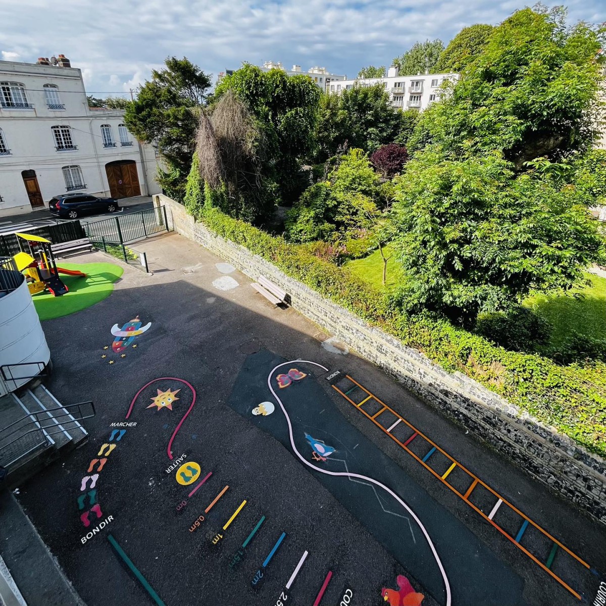 Inauguration de la cour de récréation