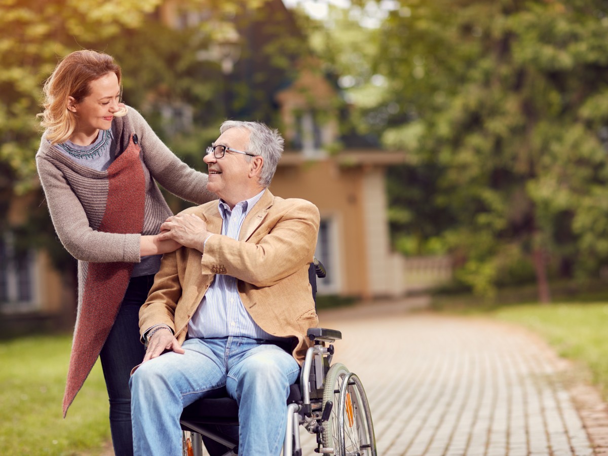 CAP Agent Accompagnant au Grand Âge