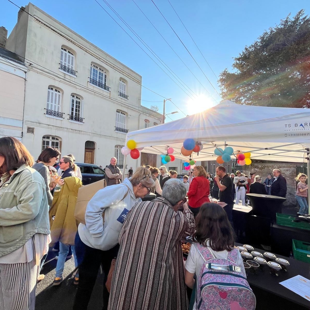 Goûter offert & ambiance festive à la sortie de l'école